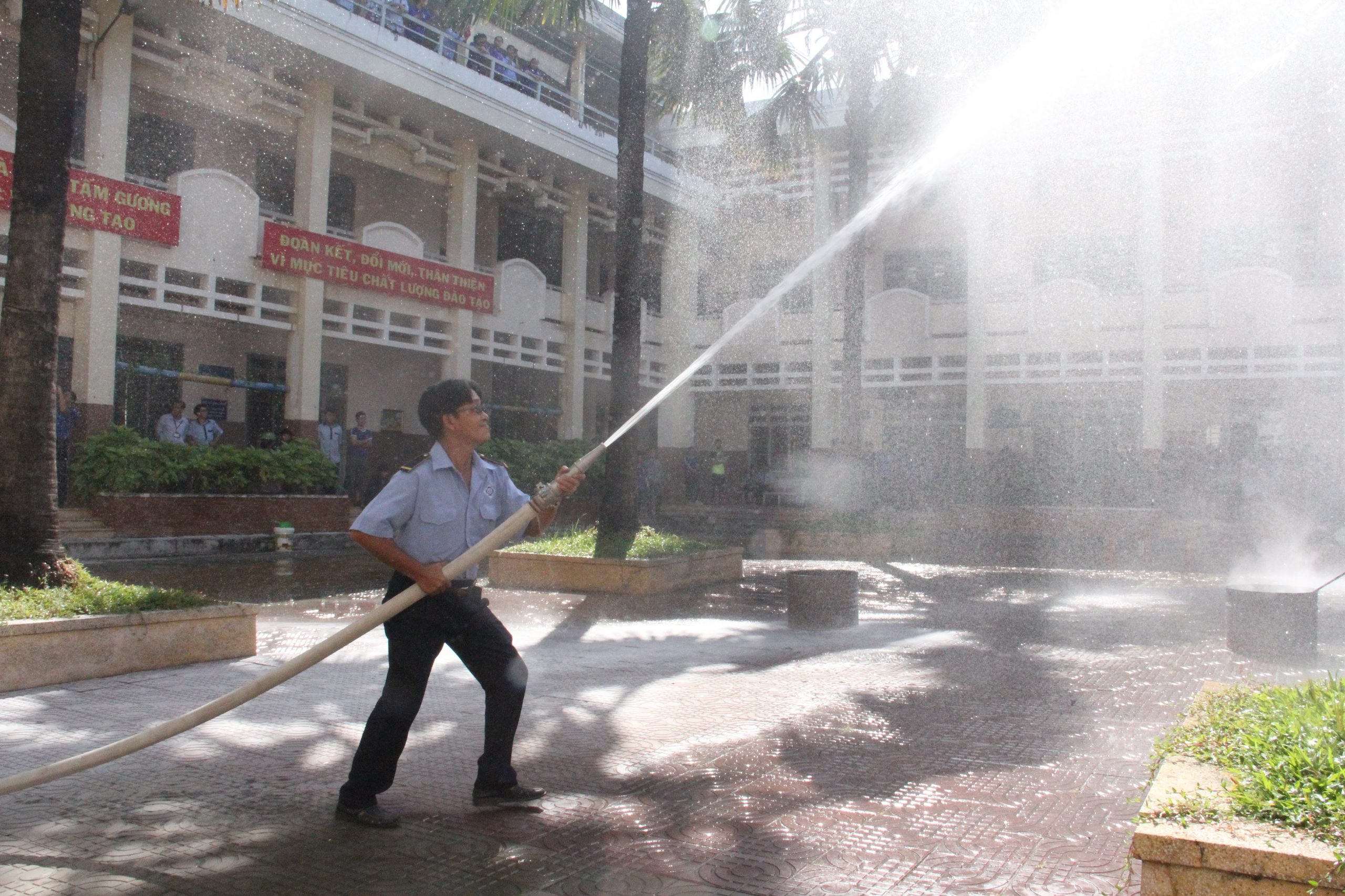 Diễn tập Chữa cháy, cứu hộ tại Phòng thực hành Bếp